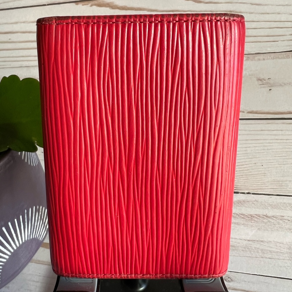 Louis Viutton Red Epi Key Holder - 6 Keys - Picture 4 of 15